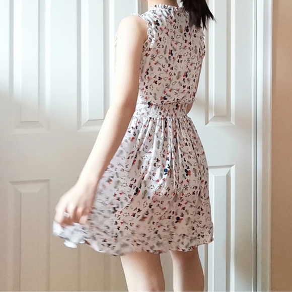 Rare High Neck Cute floral Style White Mini Dress - Picture 2 of 4